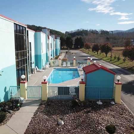 Econo Lodge Newport Buitenkant foto