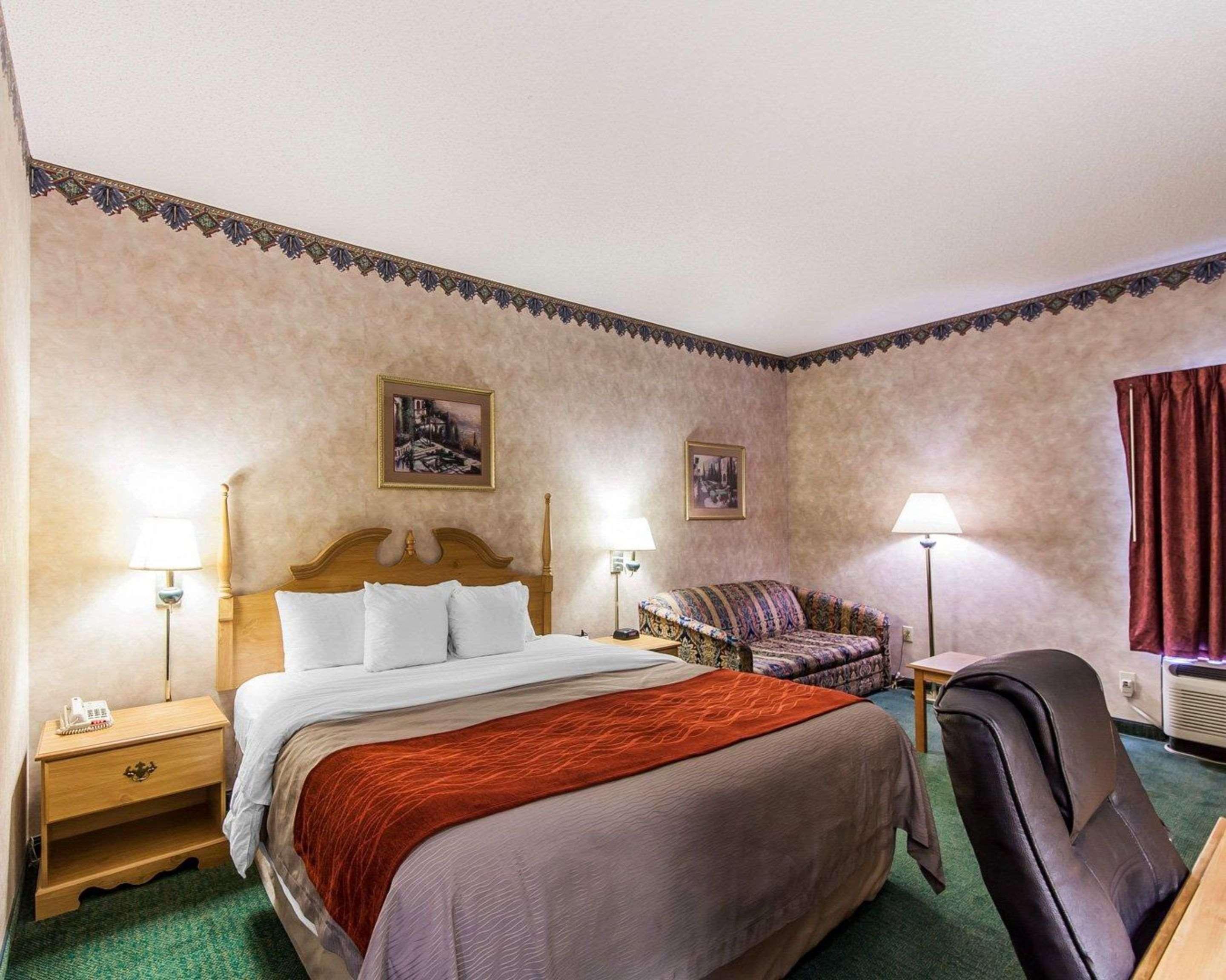 Econo Lodge Newport Buitenkant foto