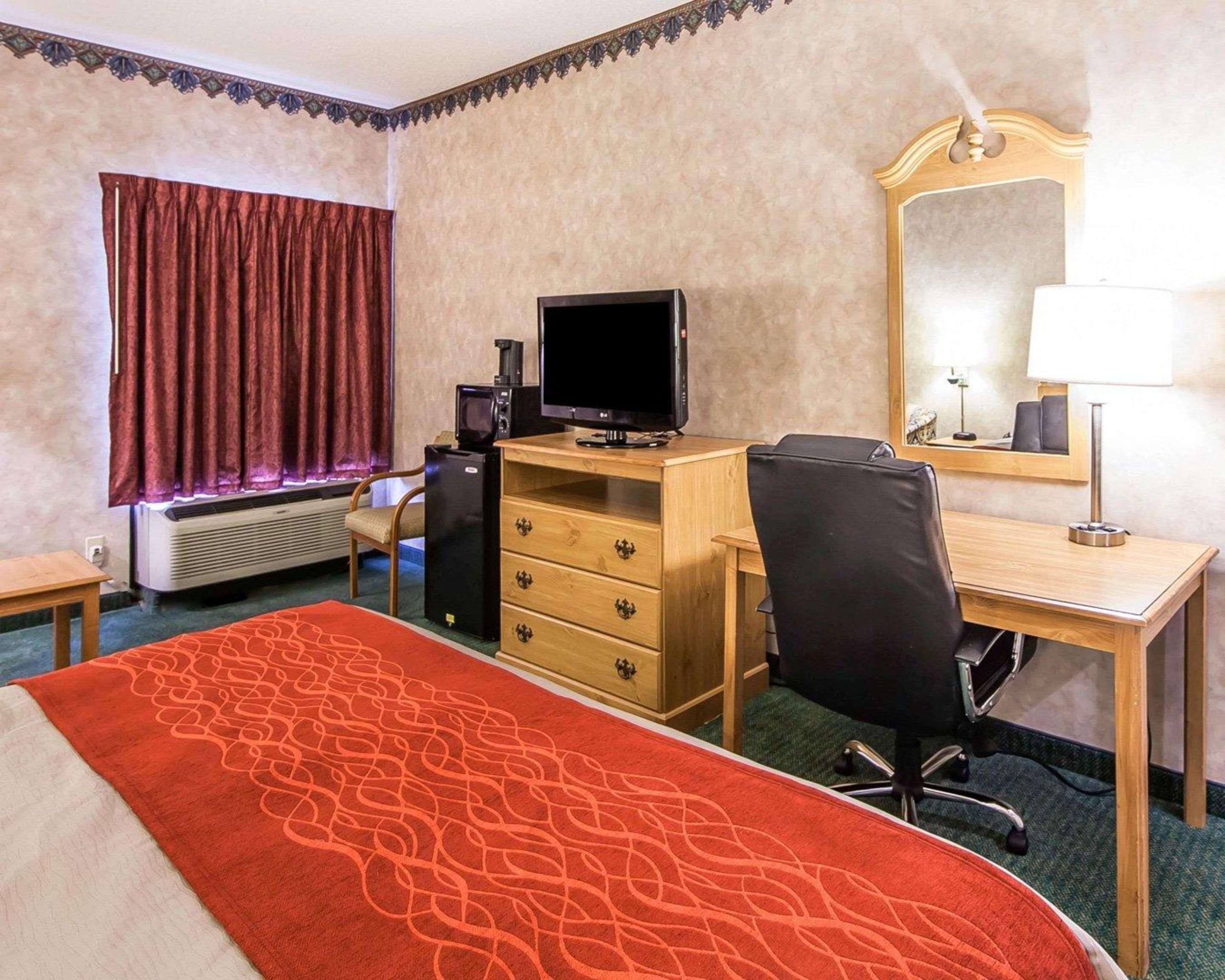Econo Lodge Newport Buitenkant foto