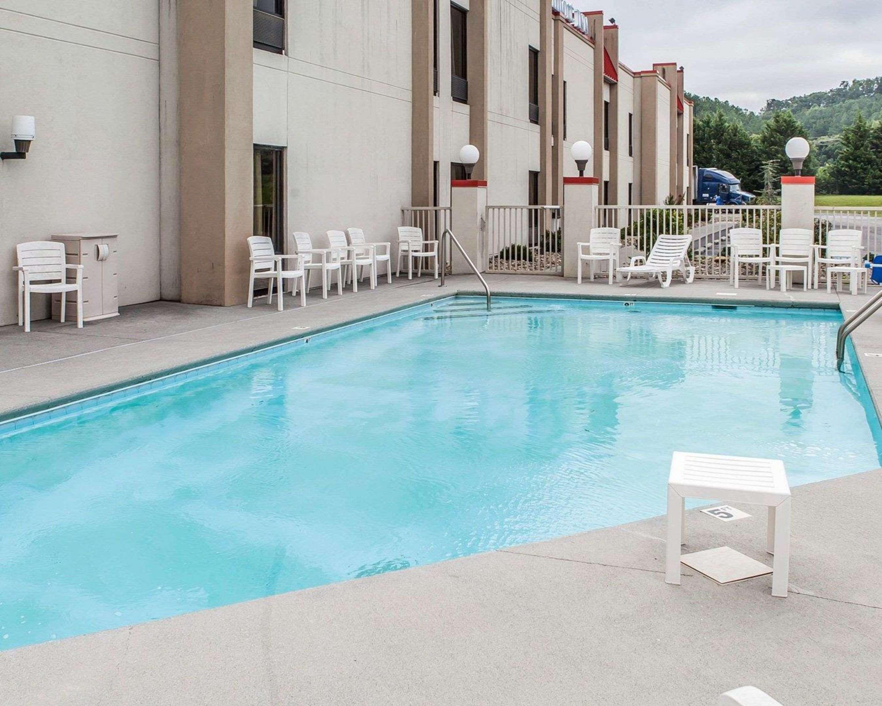 Econo Lodge Newport Buitenkant foto