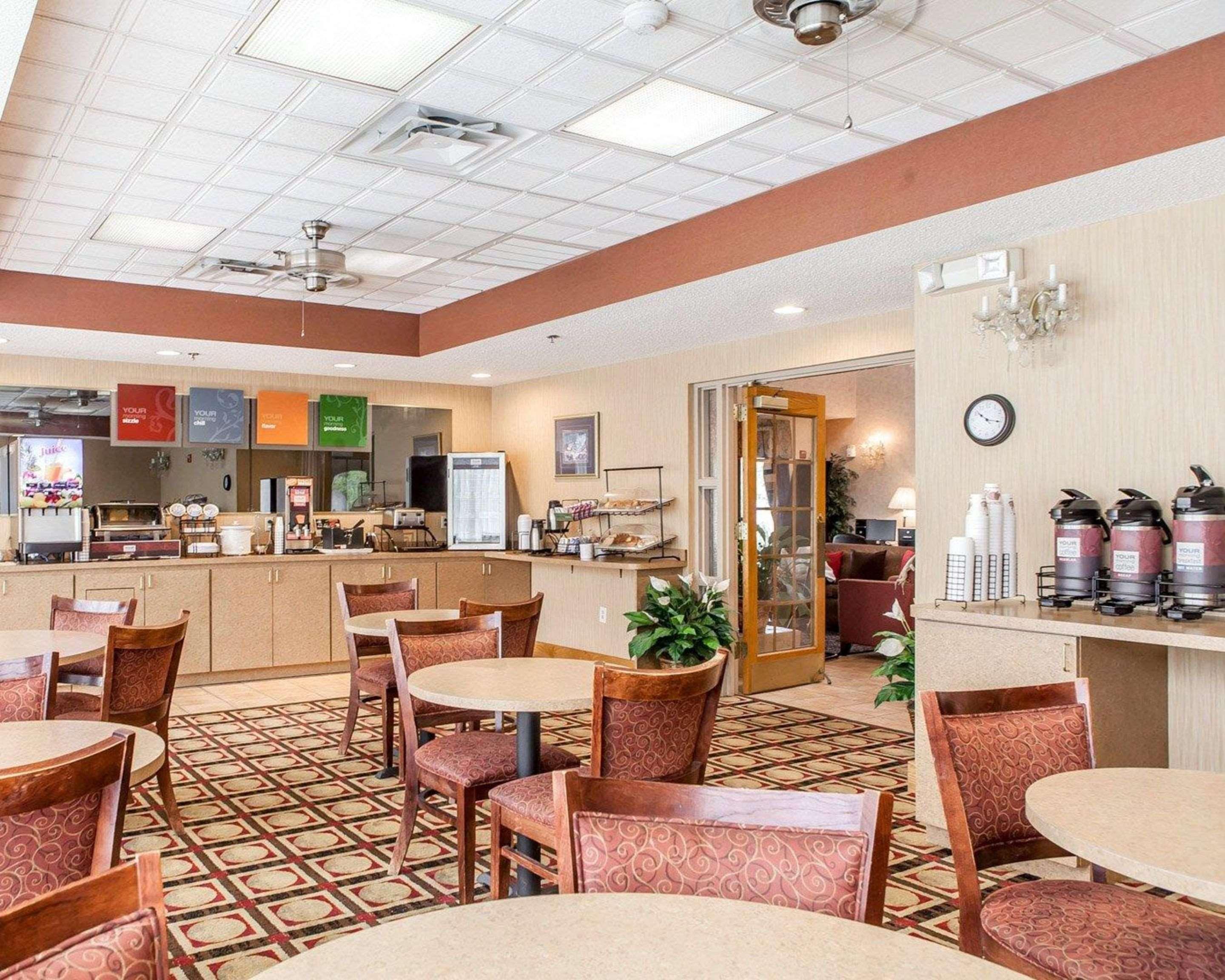 Econo Lodge Newport Buitenkant foto