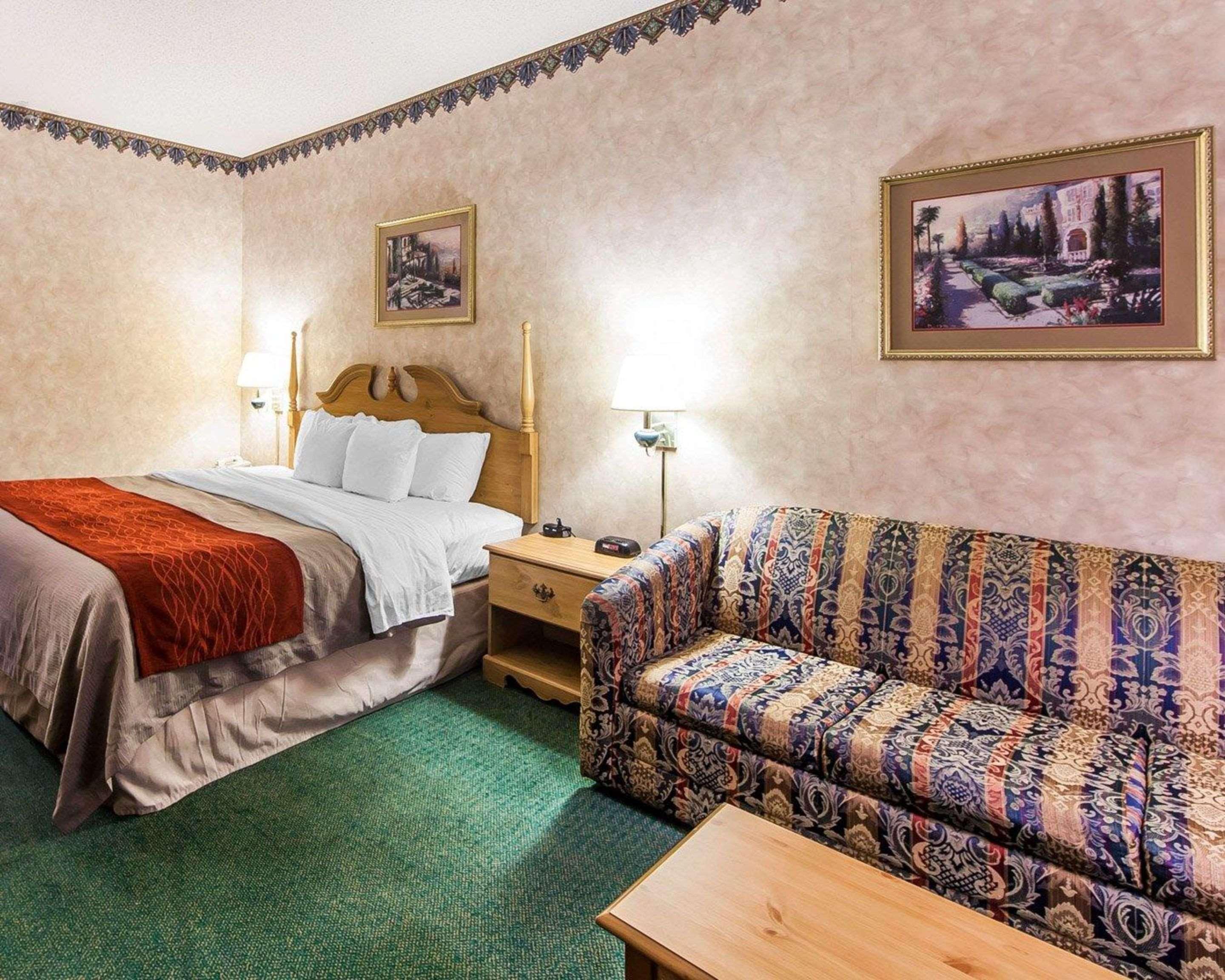 Econo Lodge Newport Buitenkant foto