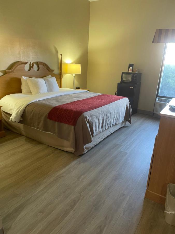 Econo Lodge Newport Buitenkant foto