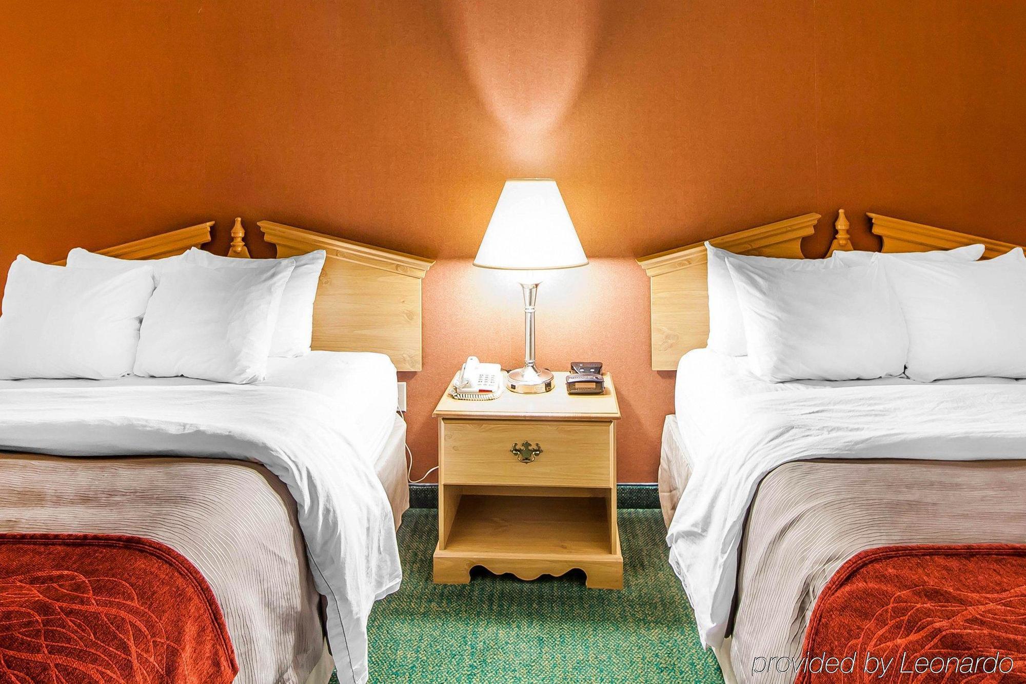 Econo Lodge Newport Buitenkant foto