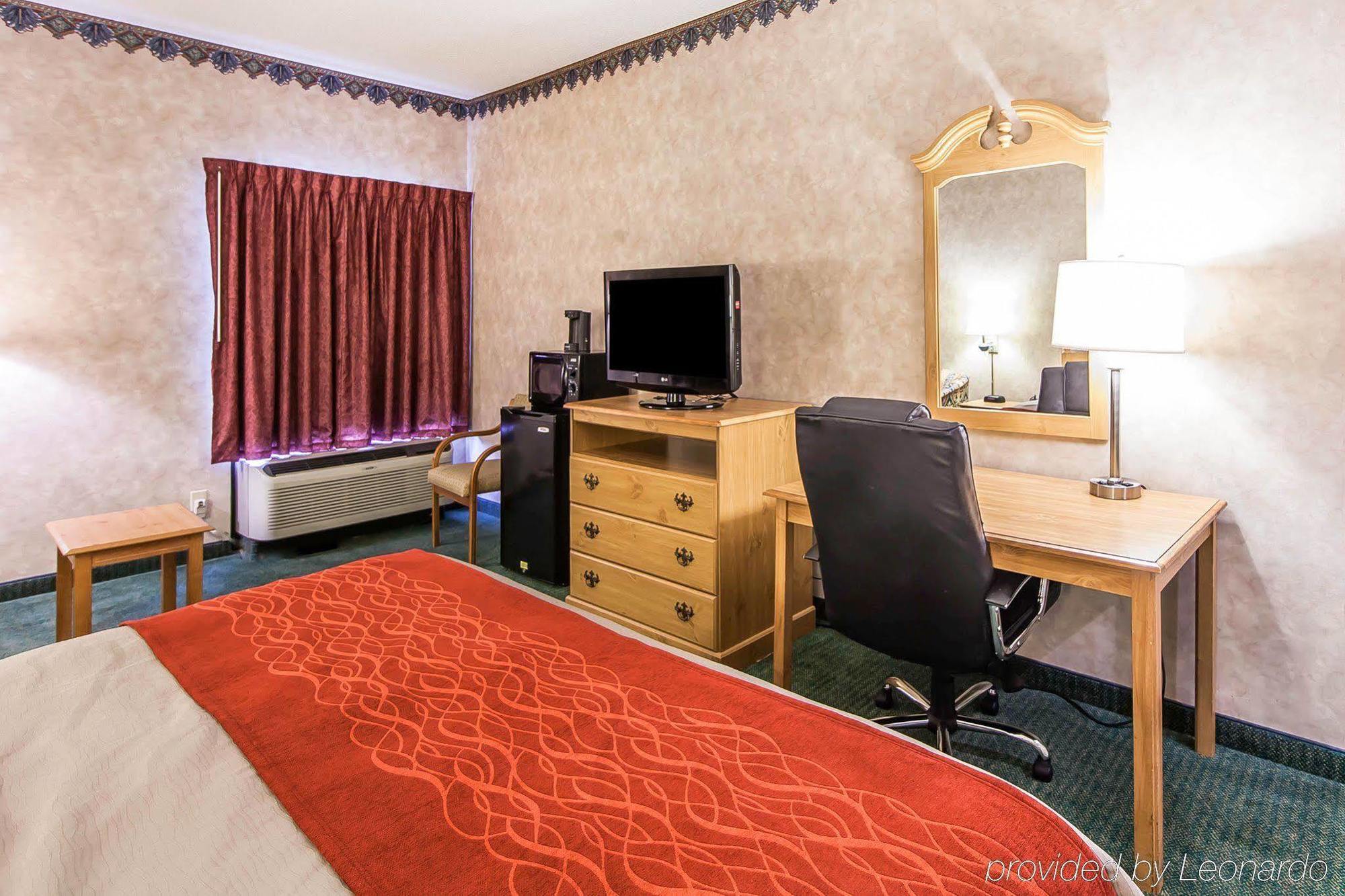 Econo Lodge Newport Buitenkant foto