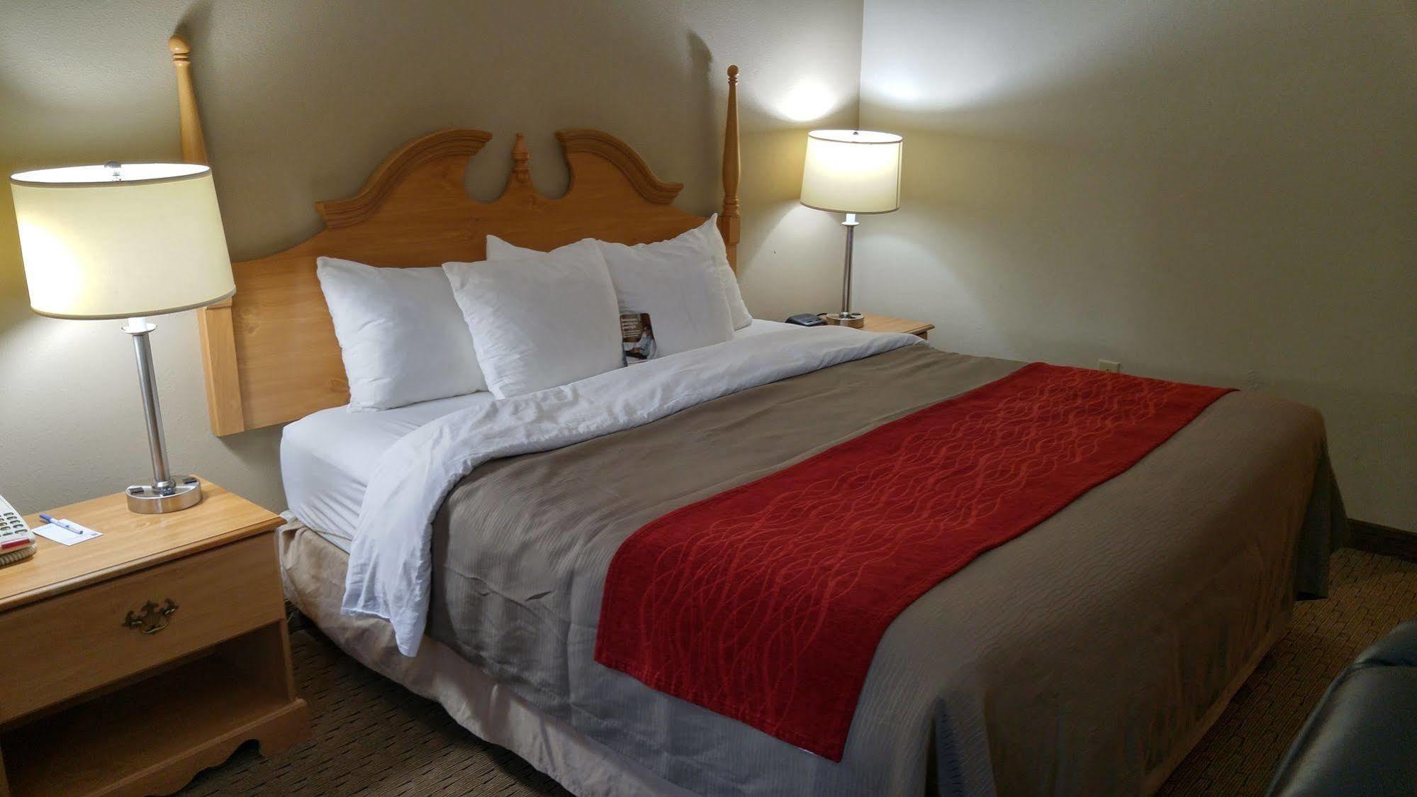 Econo Lodge Newport Buitenkant foto