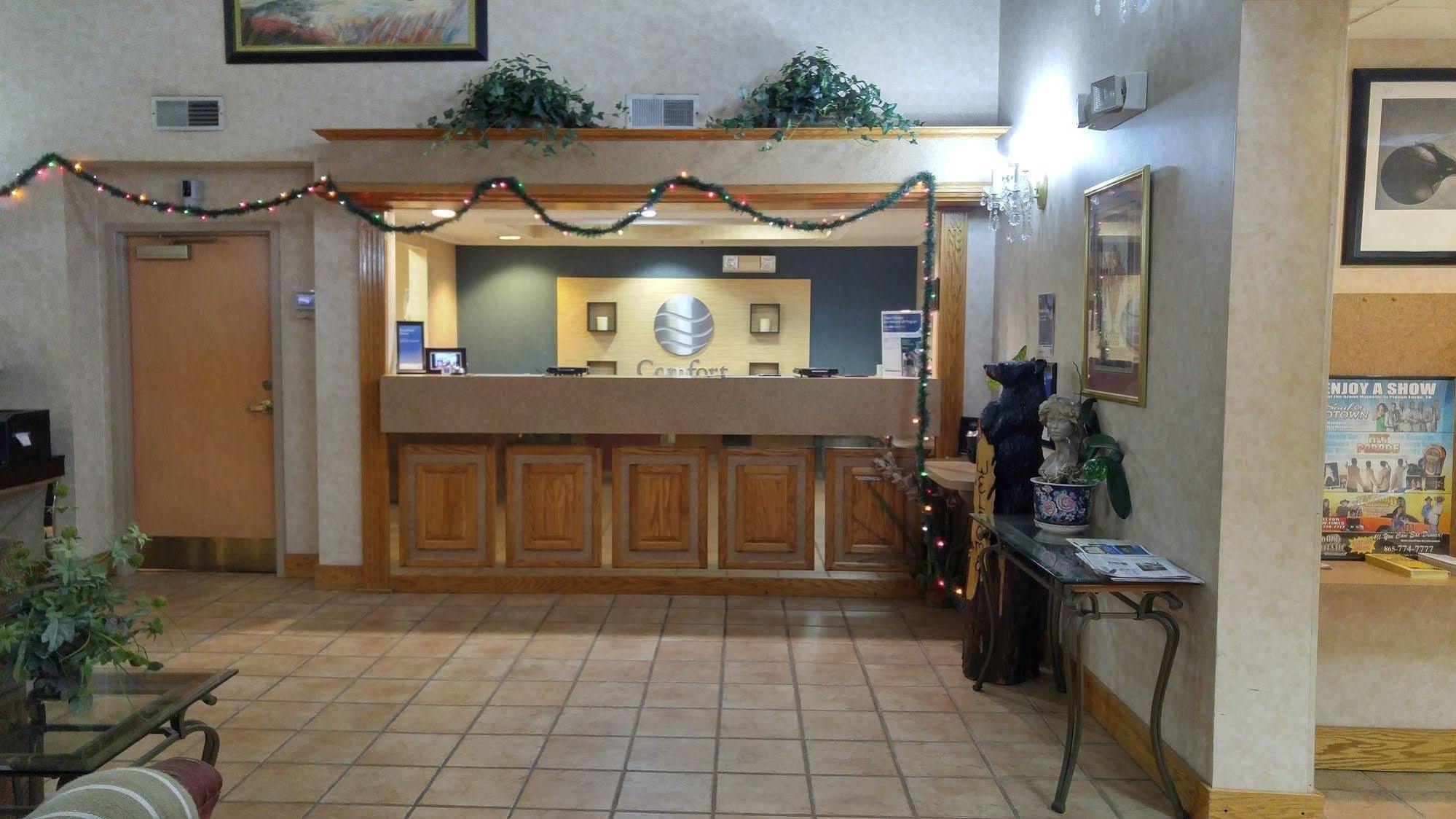 Econo Lodge Newport Buitenkant foto
